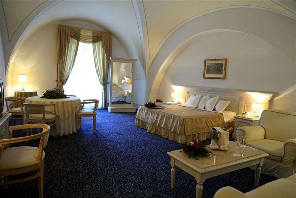 Hotel Castello Chiola Dimora Storica Loreto Aprutino Habitación foto