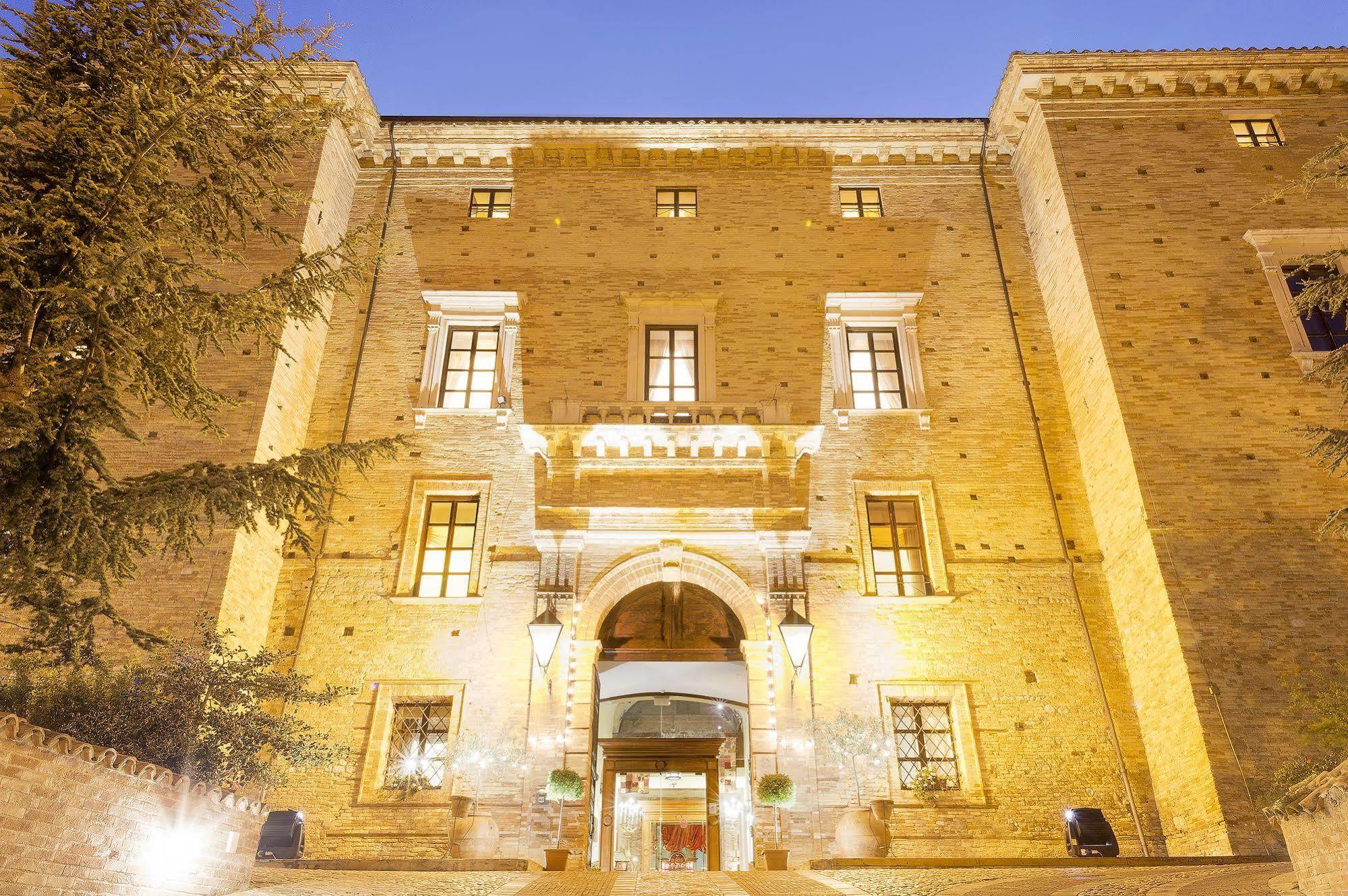 Hotel Castello Chiola Dimora Storica Loreto Aprutino Exterior foto