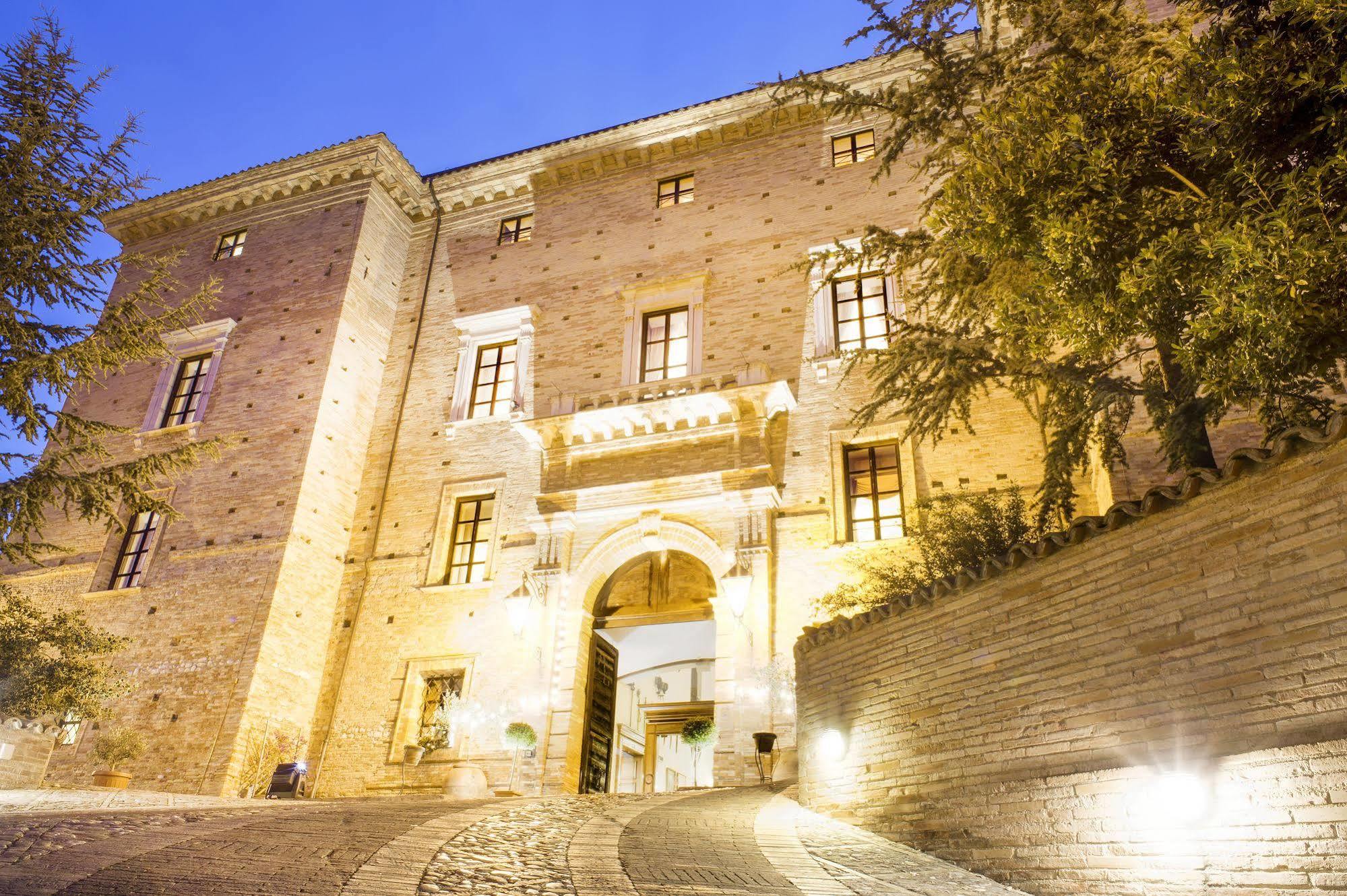 Hotel Castello Chiola Dimora Storica Loreto Aprutino Exterior foto