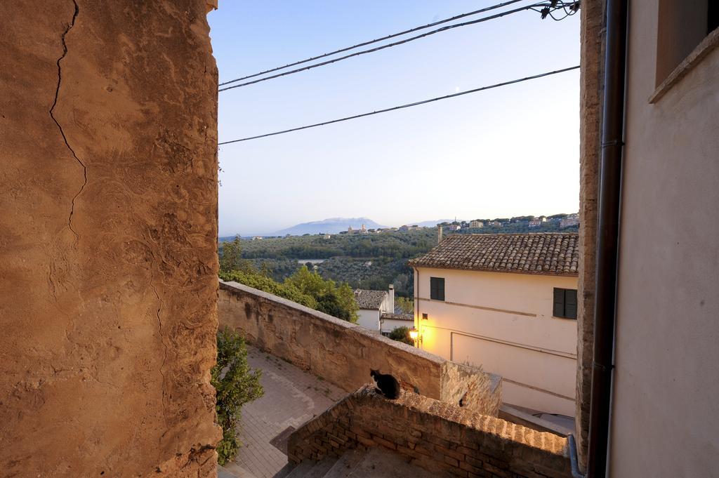 Hotel Castello Chiola Dimora Storica Loreto Aprutino Exterior foto